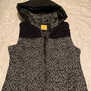 Aeropostal black vest